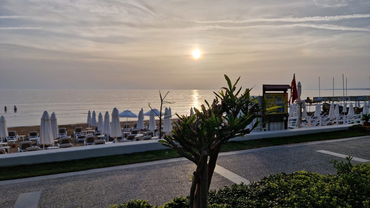 Strand Side Star Beach