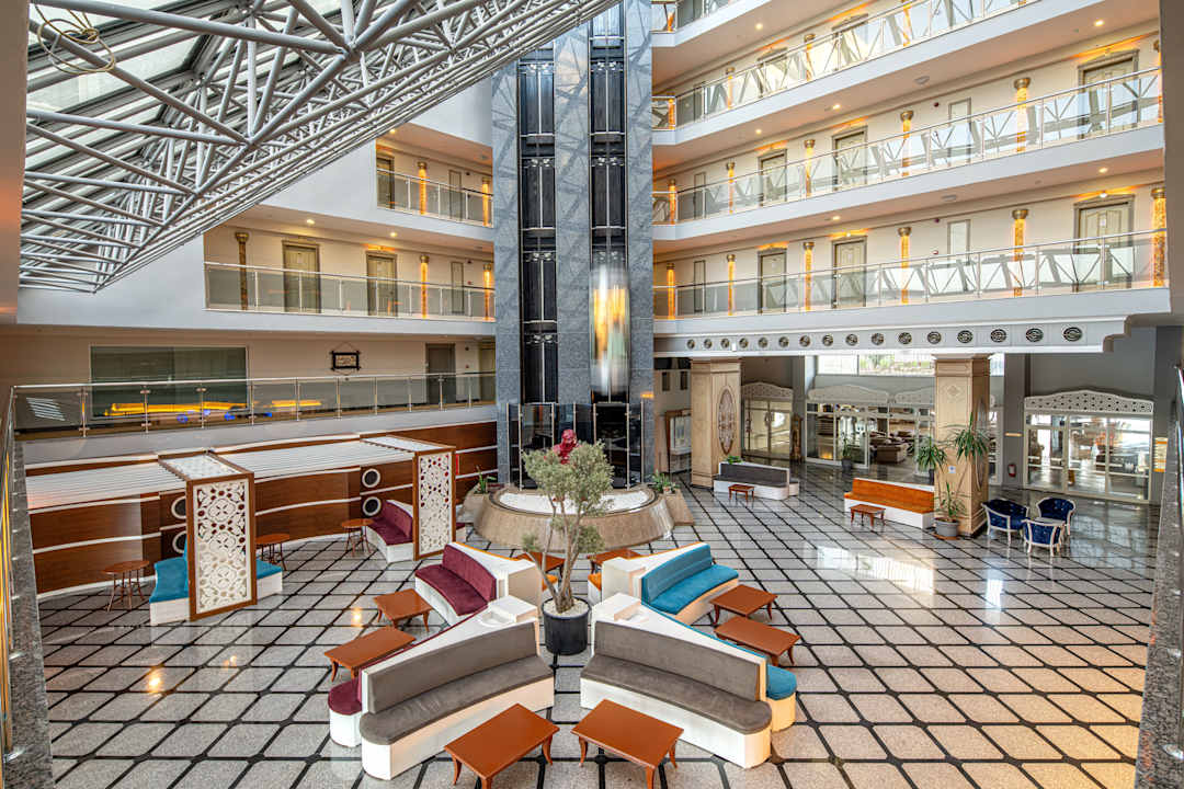 Lobby Holiday Park Resort