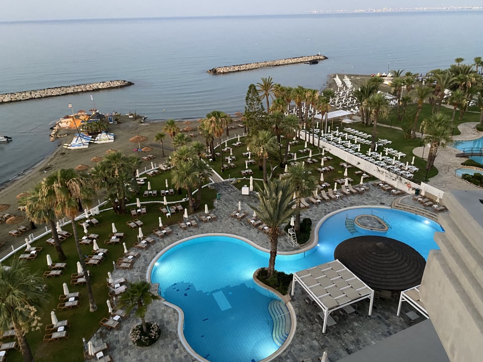 Pool The Golden Bay Beach Hotel