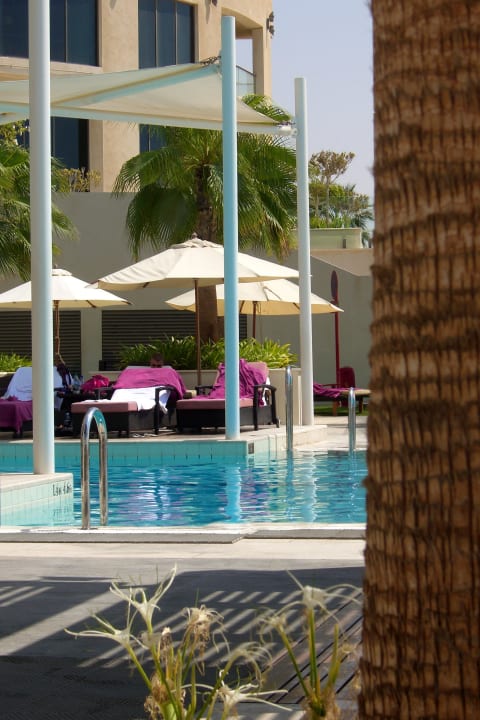 Seitenansicht Crowne Plaza Hotel Yas Island