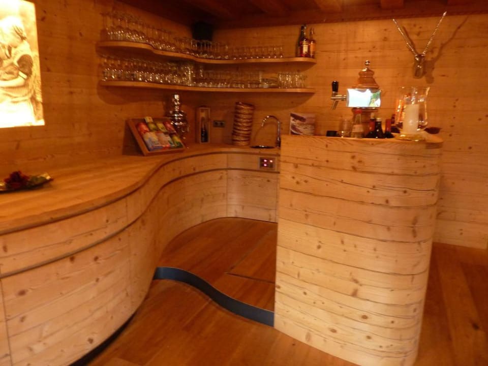 Wunderschön gestaltete Bar und Theke  Boutique Pension Erlacher – Adults Only