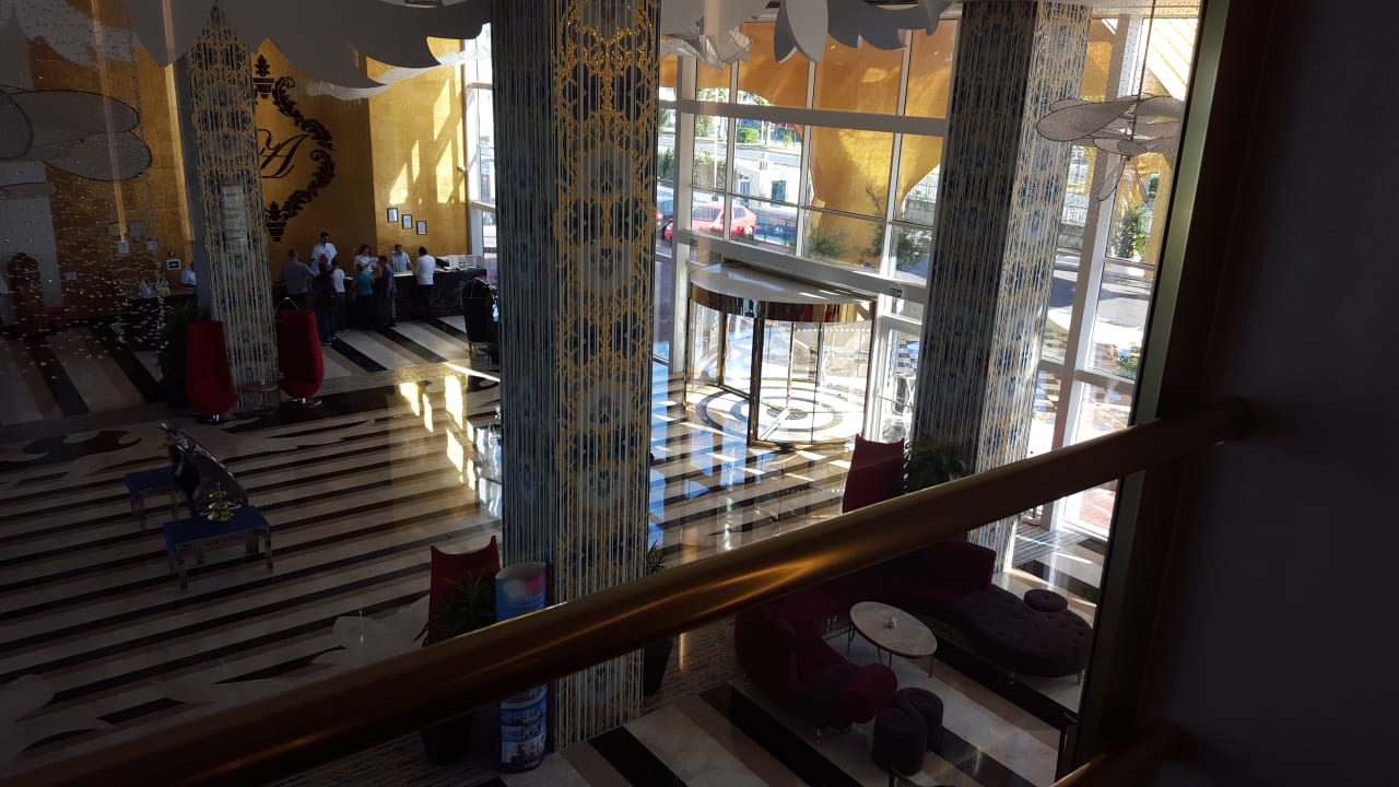 Lobby Azura Deluxe Resort & Spa Hotel