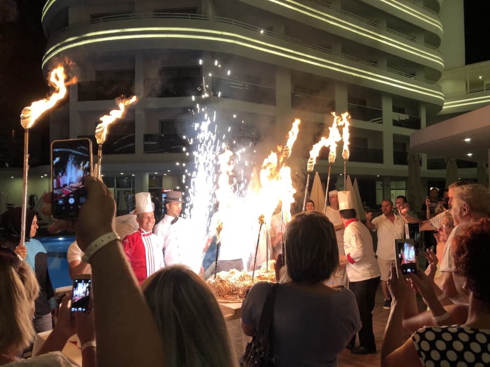 Gastro Laguna Beach Alya Resort & Spa Hotel