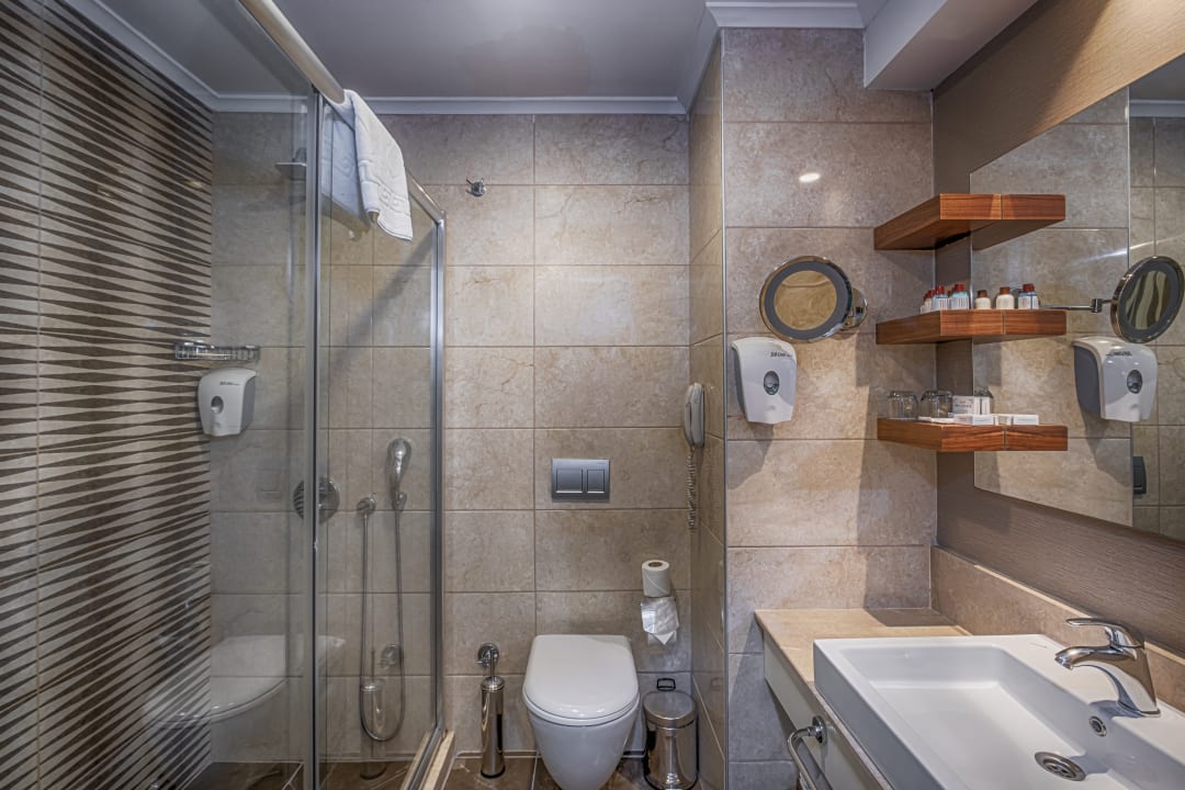 Zimmer Well Palace Side