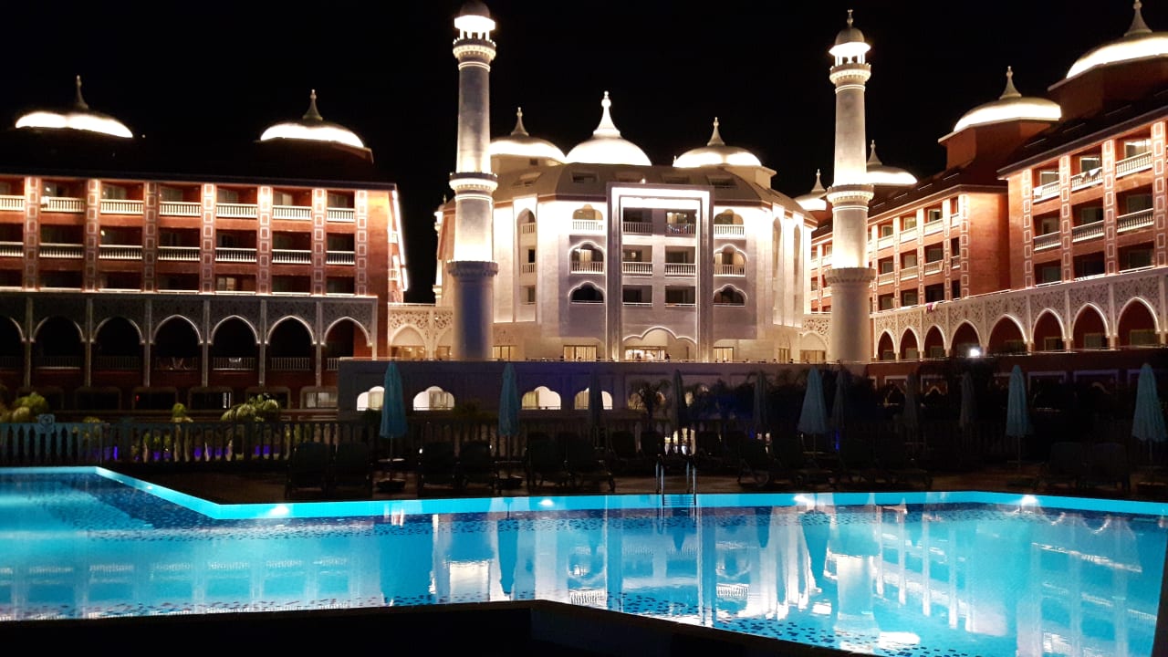 Außenansicht Royal Taj Mahal Hotel