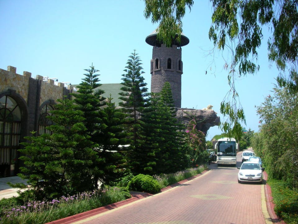 Außenansicht des Hoteleinganges Oz Hotels Incekum Beach