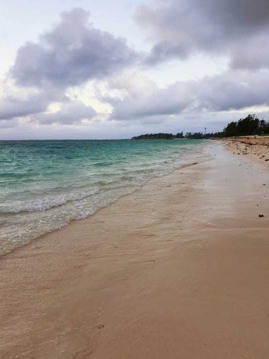 Strand Crystals Beach Resort Belle Mare, a member of Radisson Individuals