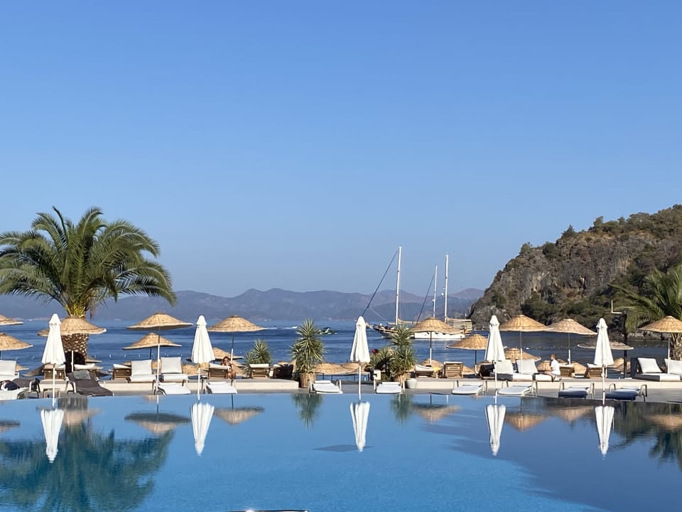 Pool Hillside Beach Club