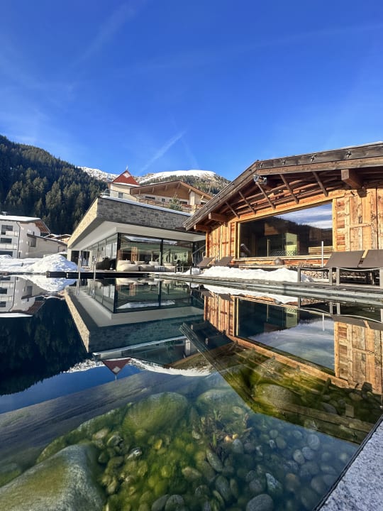 Außenansicht Alpinhotel Berghaus
