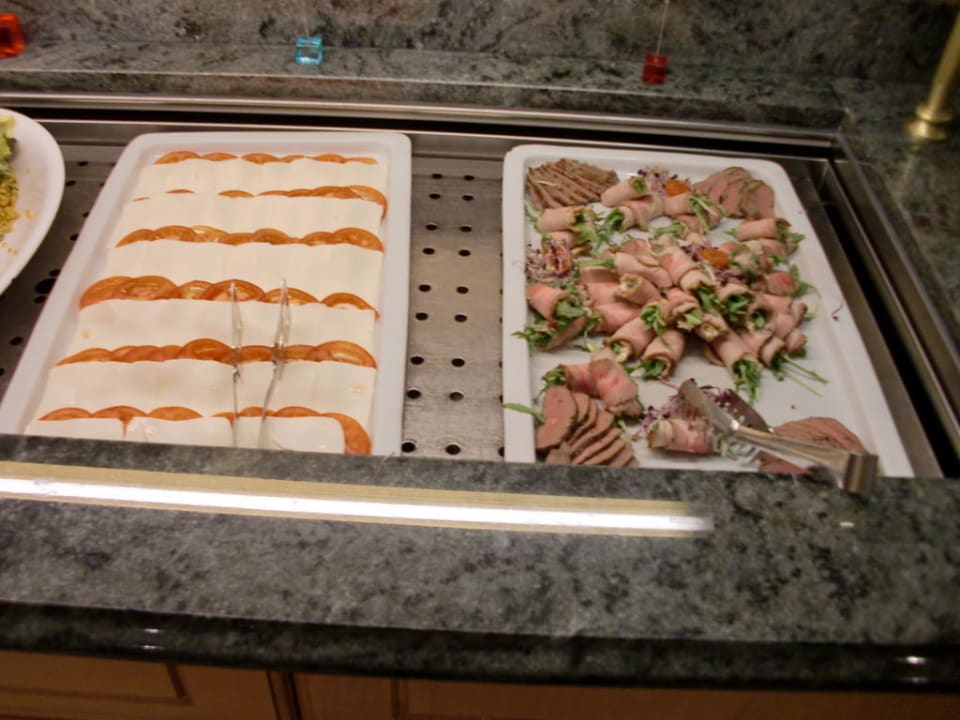 Vorspeisen Büffet Wellnessresort Vier Jahreszeiten