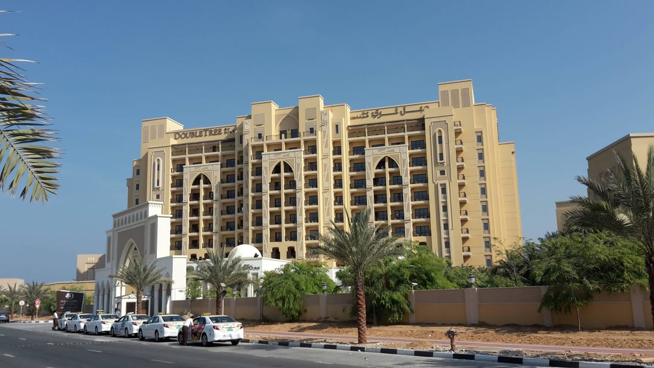 Strassenseite DoubleTree by Hilton Resort & Spa Marjan Island