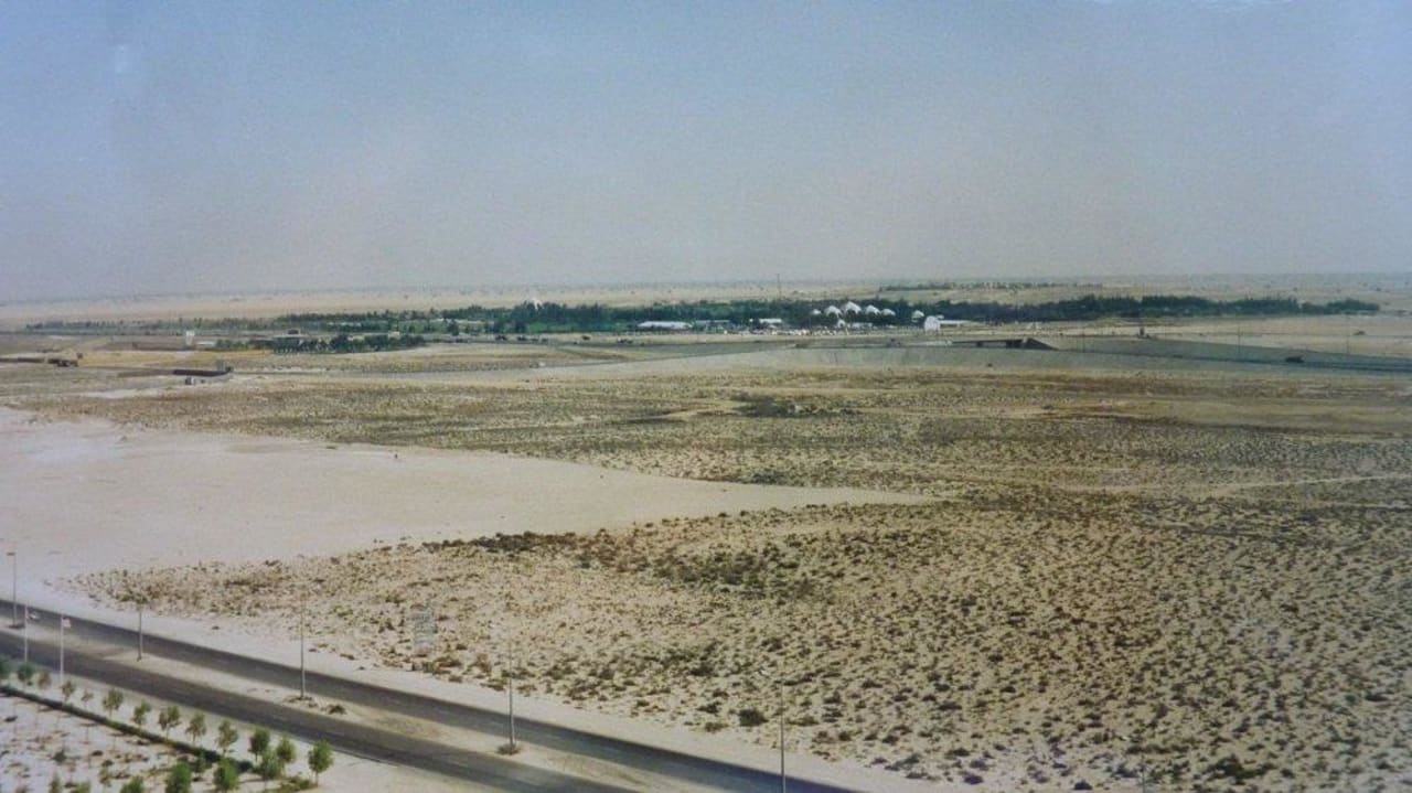 1995: Blick vom Hotel zur Landseite zum Golfclub Le Royal Méridien Beach Resort & Spa Dubai