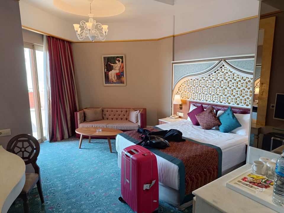 Zimmer Royal Taj Mahal Hotel