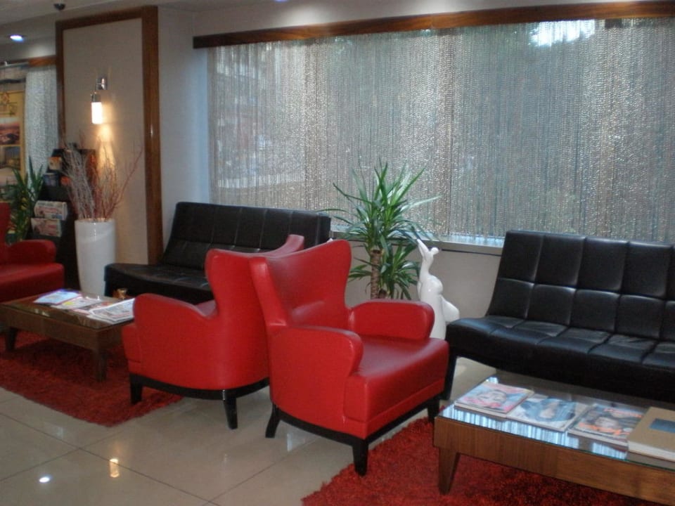 Geschmackvoll eingerichtete Lobby Istanbul Golden City Hotel