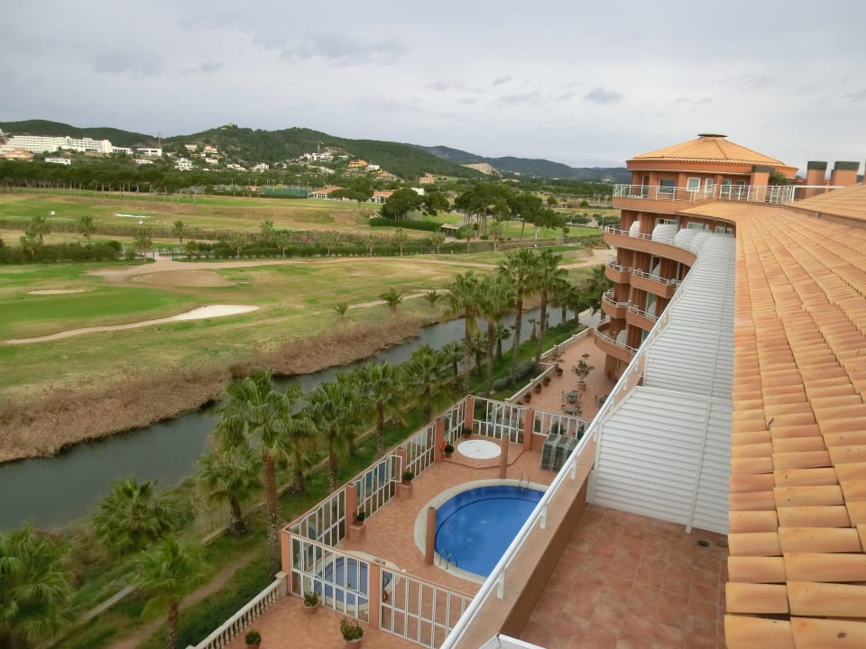 Vom Dach-kl. Pool-Golfplatz Hotel Sunway Playa Golf Sitges
