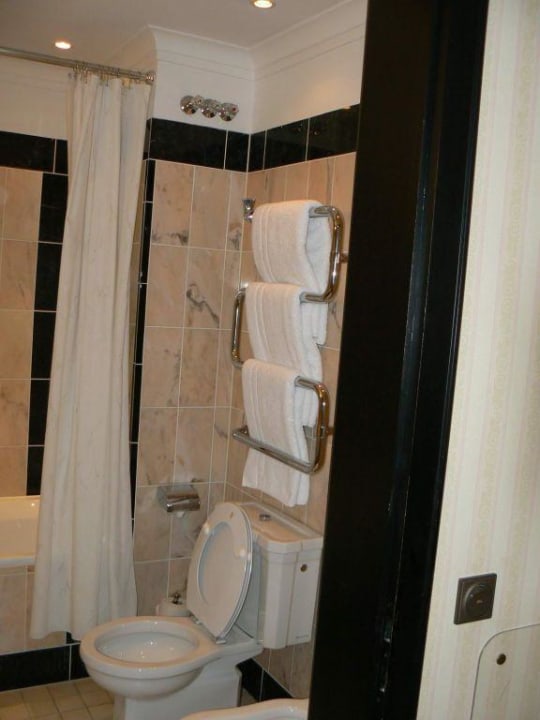 Badezimmer Le Méridien Grand Hotel Nürnberg