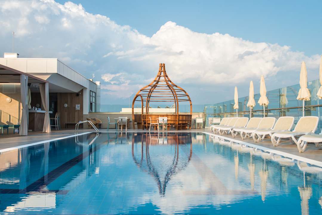 Pool Maritim Hotel Amelia