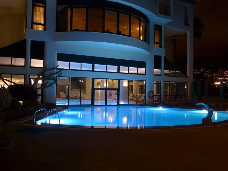 Abendstimmung am oberen Pool Hotel The Cliff Bay (PortoBay)