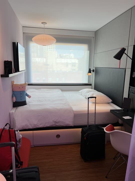 Zimmer citizenM Seattle Pioneer Square