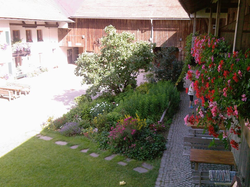 Innenhof Ferienwohnungen Kraushof