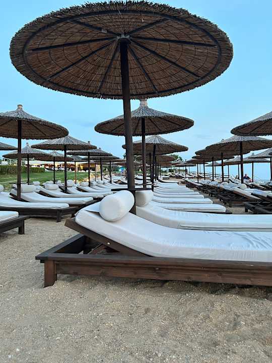 Strand Istion Club & Spa