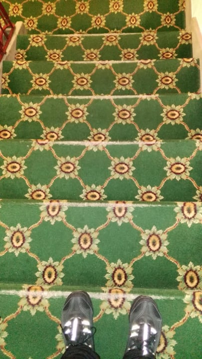 Der Teppich gehört ausgewechselt Hotel Astoria