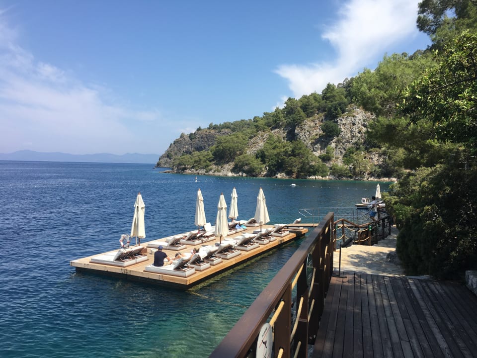 Strand Hillside Beach Club