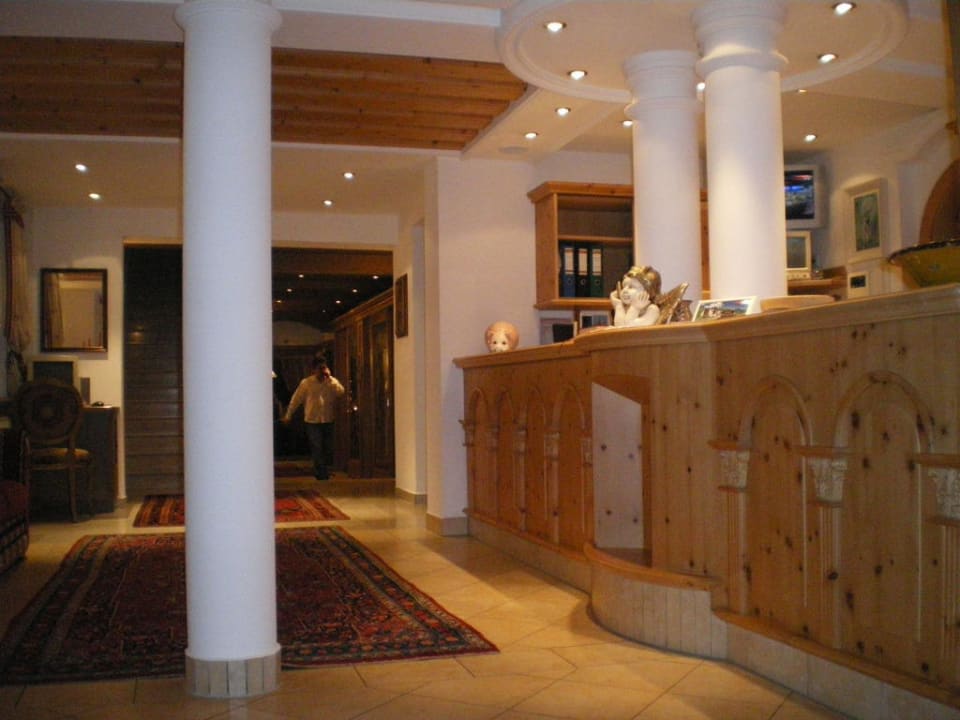 Die Rezeption - sehr schön und stilvoll Hotel Tirolerhof