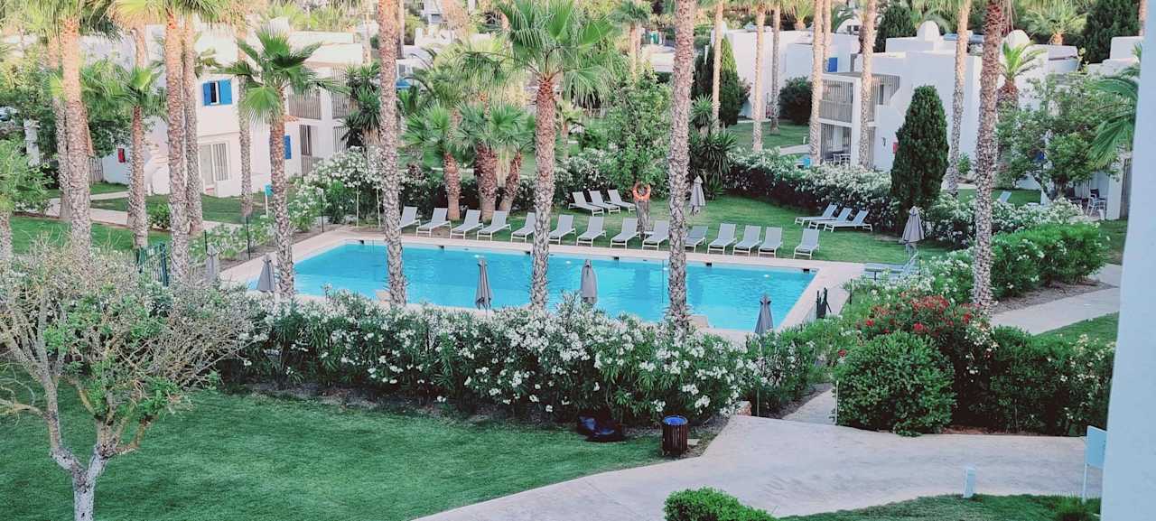 Ausblick Cala Llenya Resort Ibiza