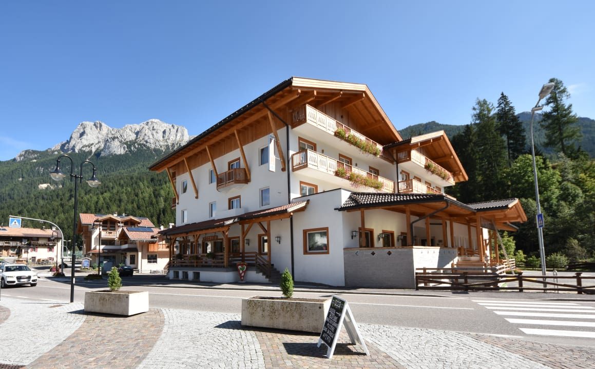 Außenansicht Park Hotel Avisio