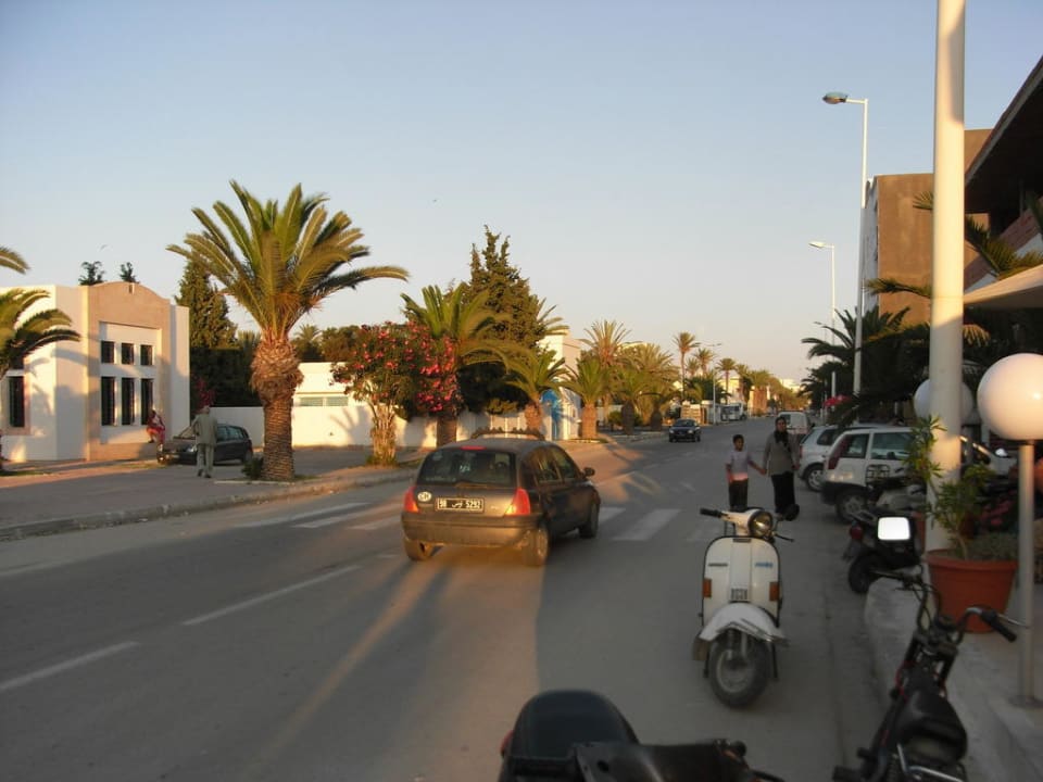 Straße vor Hotel El Mehdi Beach Resort