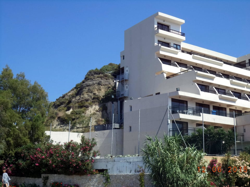 Hotel przyklejony do wzgórza Sol Cosmopolitan Rhodes