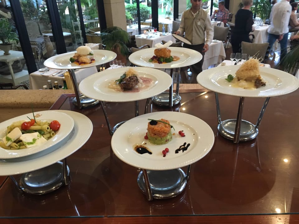 Präsentation der Hauptgerichte JOIA El Mirador by Iberostar