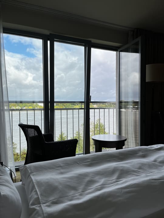 Ausblick elaya hotel hamburg finkenwerder