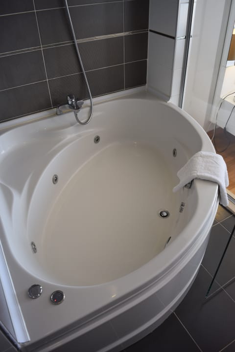 Whirlpool/Jacuzzi im Badezimmer Sianji Well-Being Resort