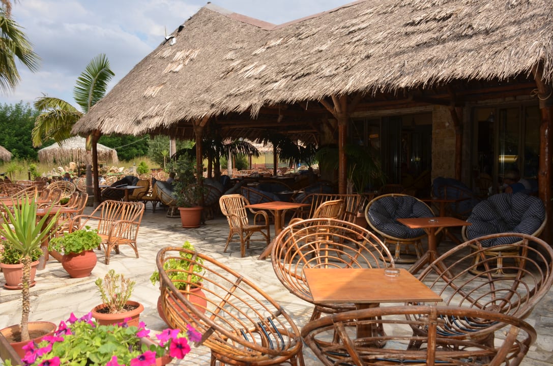 Restaurant HARPIN Happy Days Beach Hotel