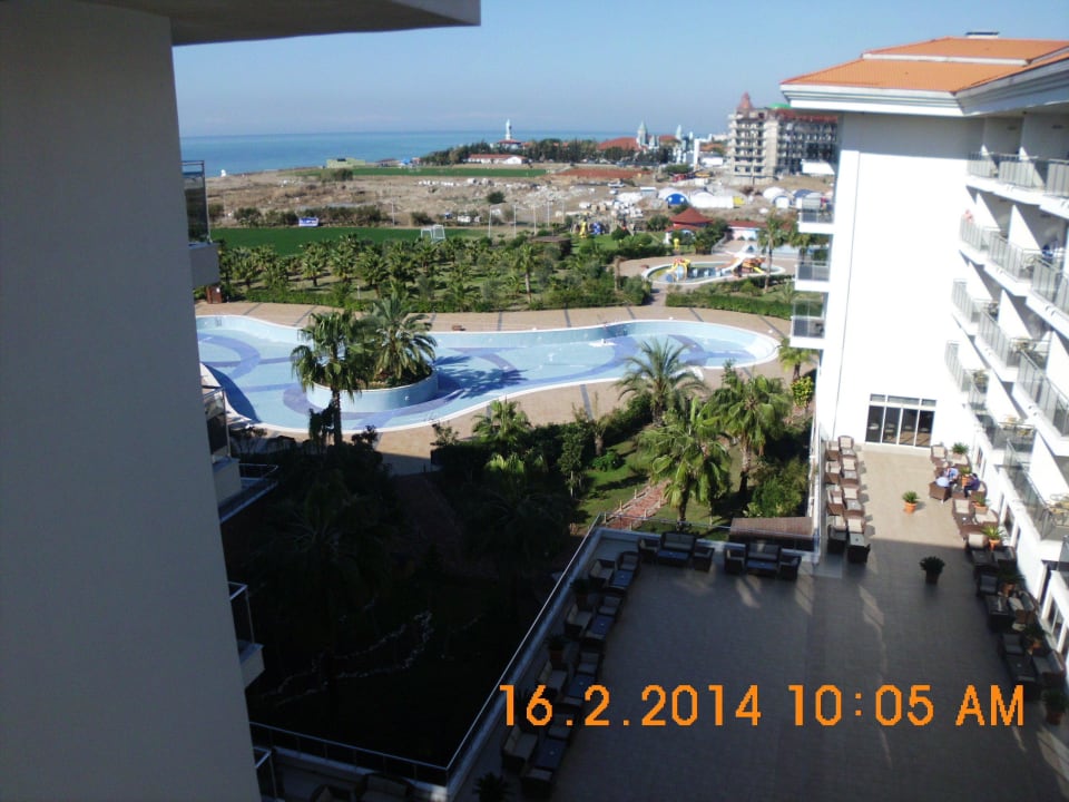 Ausblick auf die Sonnenterrasse Seaden Sea World Resort & Spa