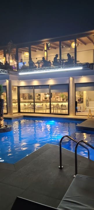 Pool Amnissos Residence