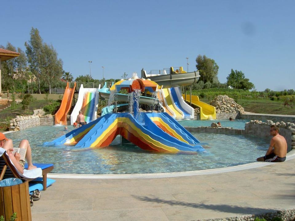 Amazon Waterworld  Club Grand Side