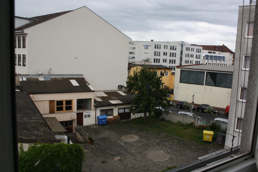 Unser Ausblick. Mit Blick auf die Disco! Leonardo Hotel Nürnberg