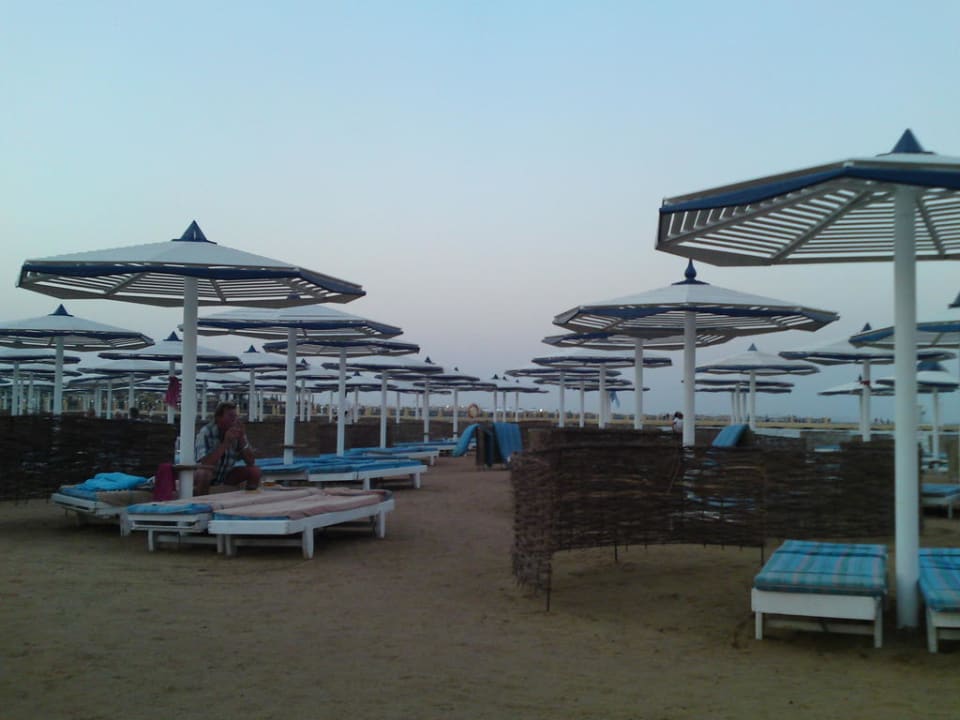 Viele Liegen Pickalbatros Dana Beach Resort - Hurghada