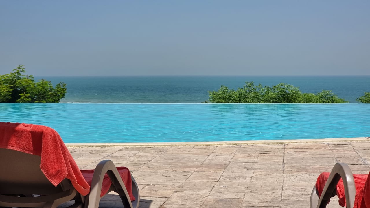 Pool The Cove Rotana Resort