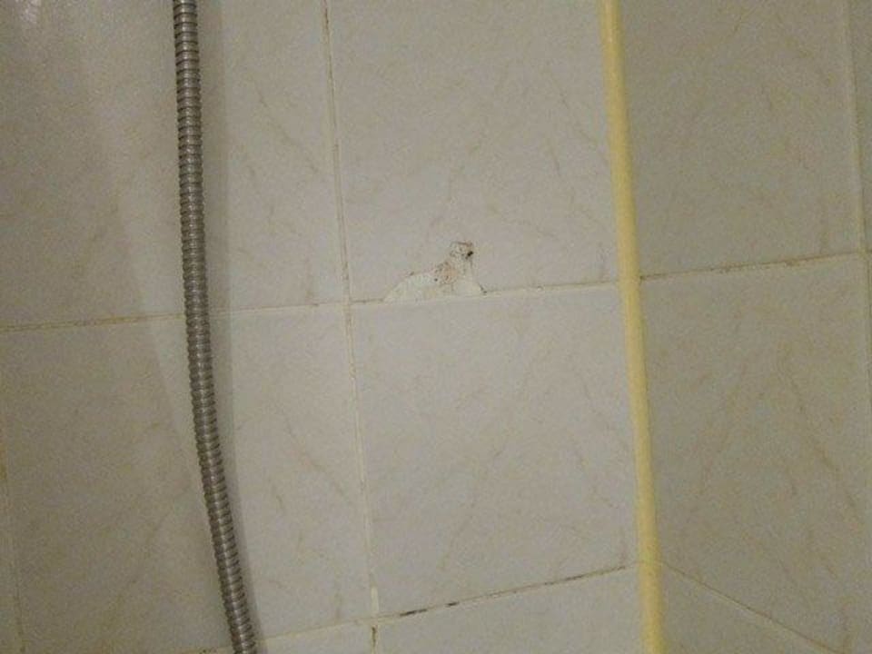 Defektes Plättli Swiss Inn Resort Dahab