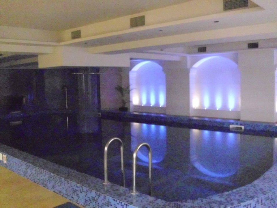 Hallenbad Grand Hotel Holiday Resort