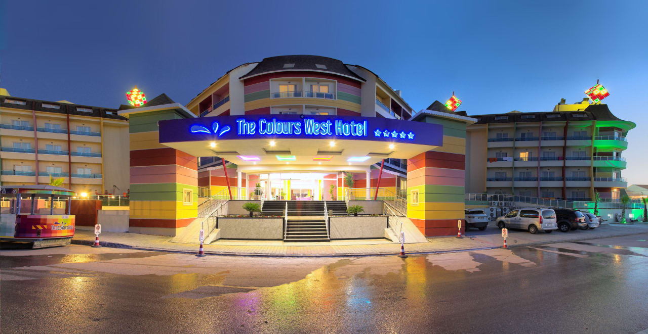 Eingangsbereich  Ramada Resort by Wyndham Side