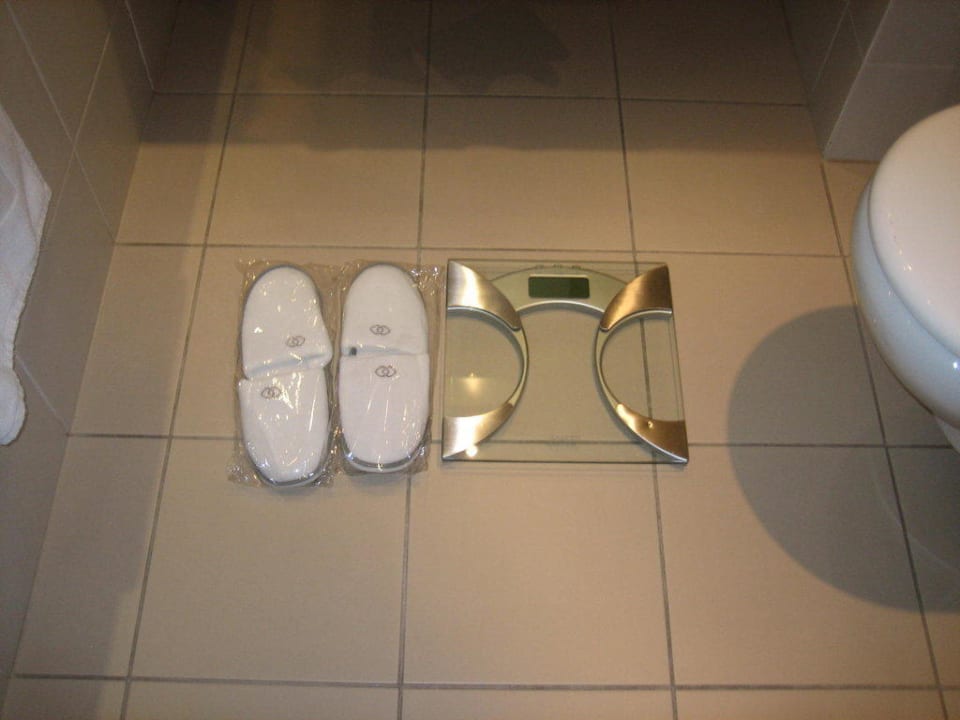 Es gibt es sogar eine Waage im Zimmer Wyndham Wroclaw Old Town