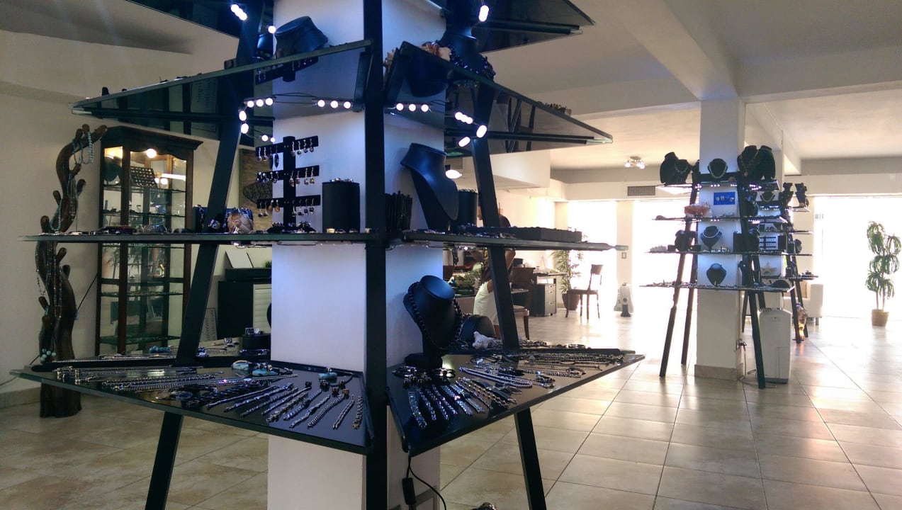 La Reyna Dominicana - Fine Cigar & Juwelery Grand Palladium Select Bávaro Resort & Spa