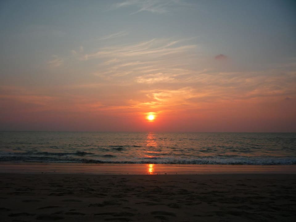 Sonnenuntergang am Hotel Strand Khaolak Orchid Beach Resort