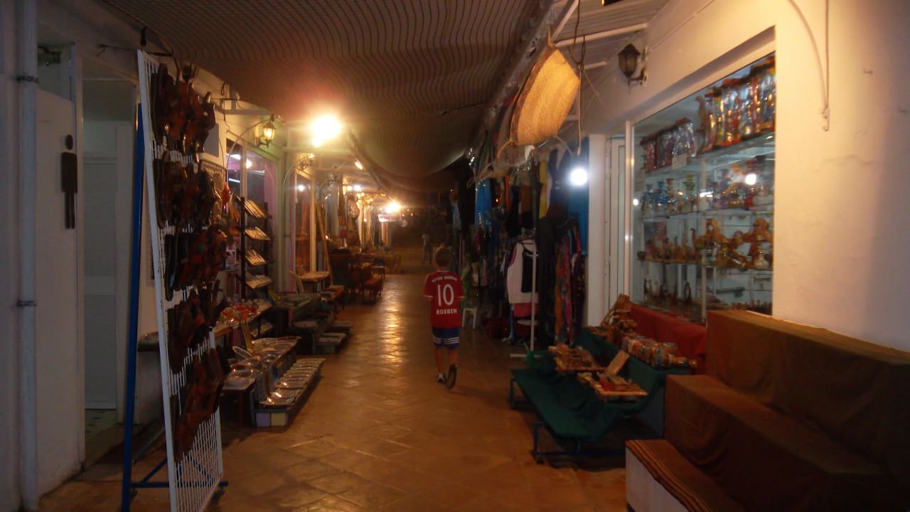 Einkaufsstrasse im Hotel Samira Club