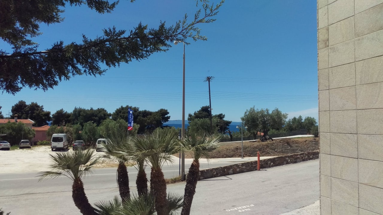 Übergang zum Strand Lagomandra Hotel & Spa